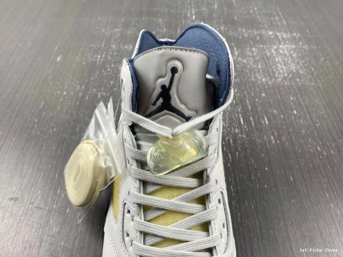 1st Kicks Maniere Air Jordan Ma WMNS A 5 FZ5758-004 x 0806